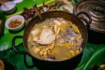 Chàng trai Hải Dương đi rừng sâu, ăn rau dại, ngủ võng cao 40m