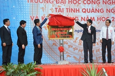 Thành lập và khai giảng phân hiệu trường ĐH Công nghiệp TPHCM tại Quảng Ngãi