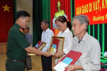 Bàn giao nhiều di vật, kỷ vật tới gia đình các liệt sỹ