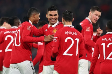 Casemiro tỏa sáng, Man Utd vượt qua Reading tại FA Cup