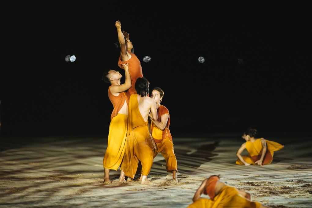 Sự sống - show diễn nghệ thuật giúp con người chạm vào thiên nhiên - 3 Sự sống - show diễn nghệ thuật giúp con người chạm vào thiên nhiên - 3