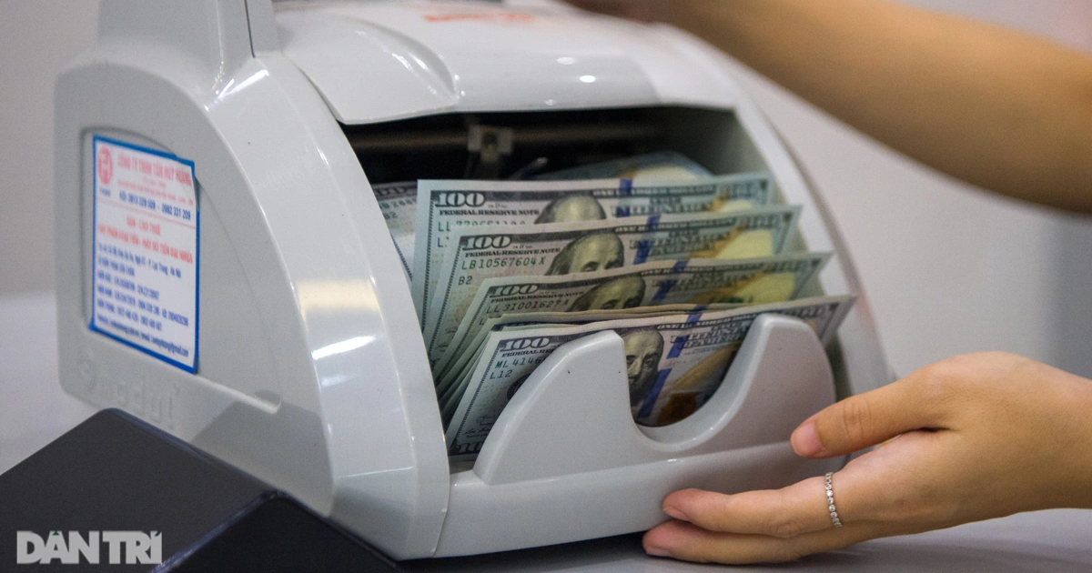 Giá USD lên kịch trần