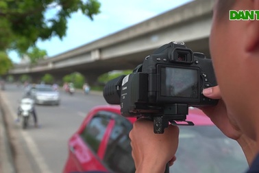 Thiết bị đặc biệt hỗ trợ cảnh sát xử lý xe khách chạy "rùa bò"