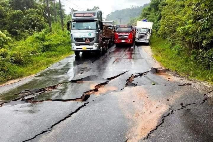 Tìm thấy thi thể tài xế Việt mất tích trong vụ sạt lở ở Lào - 2 Tìm thấy thi thể tài xế Việt mất tích trong vụ sạt lở ở Lào - 2