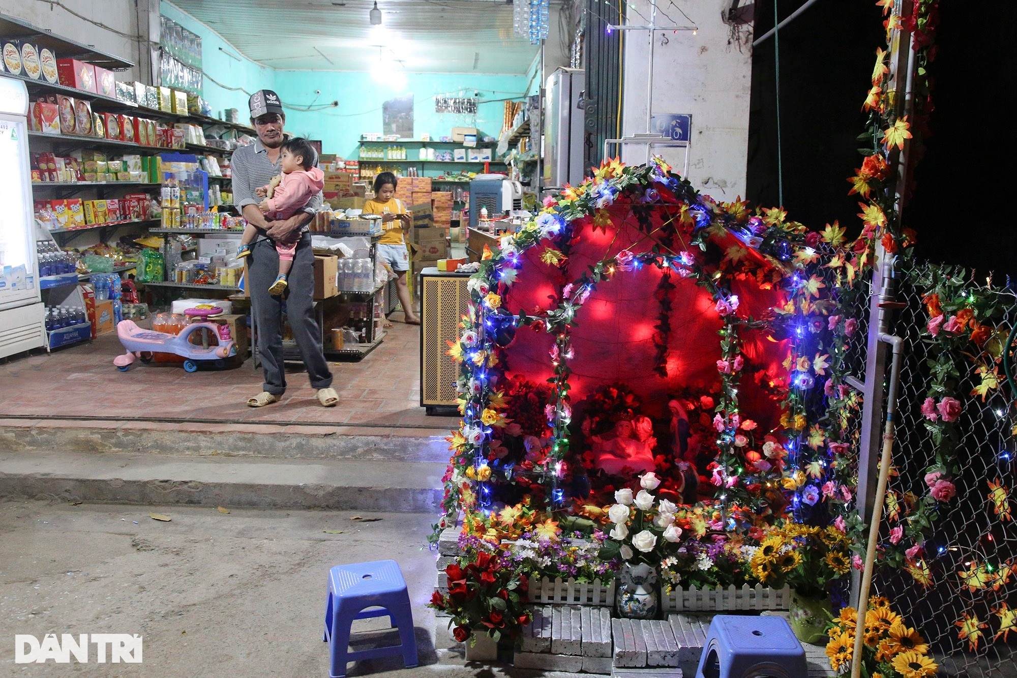 Ngôi làng ở ngoại thành Hà Nội lung linh như xứ sở thần tiên dịp Noel - 12 Ngôi làng ở ngoại thành Hà Nội lung linh như xứ sở thần tiên dịp Noel - 12