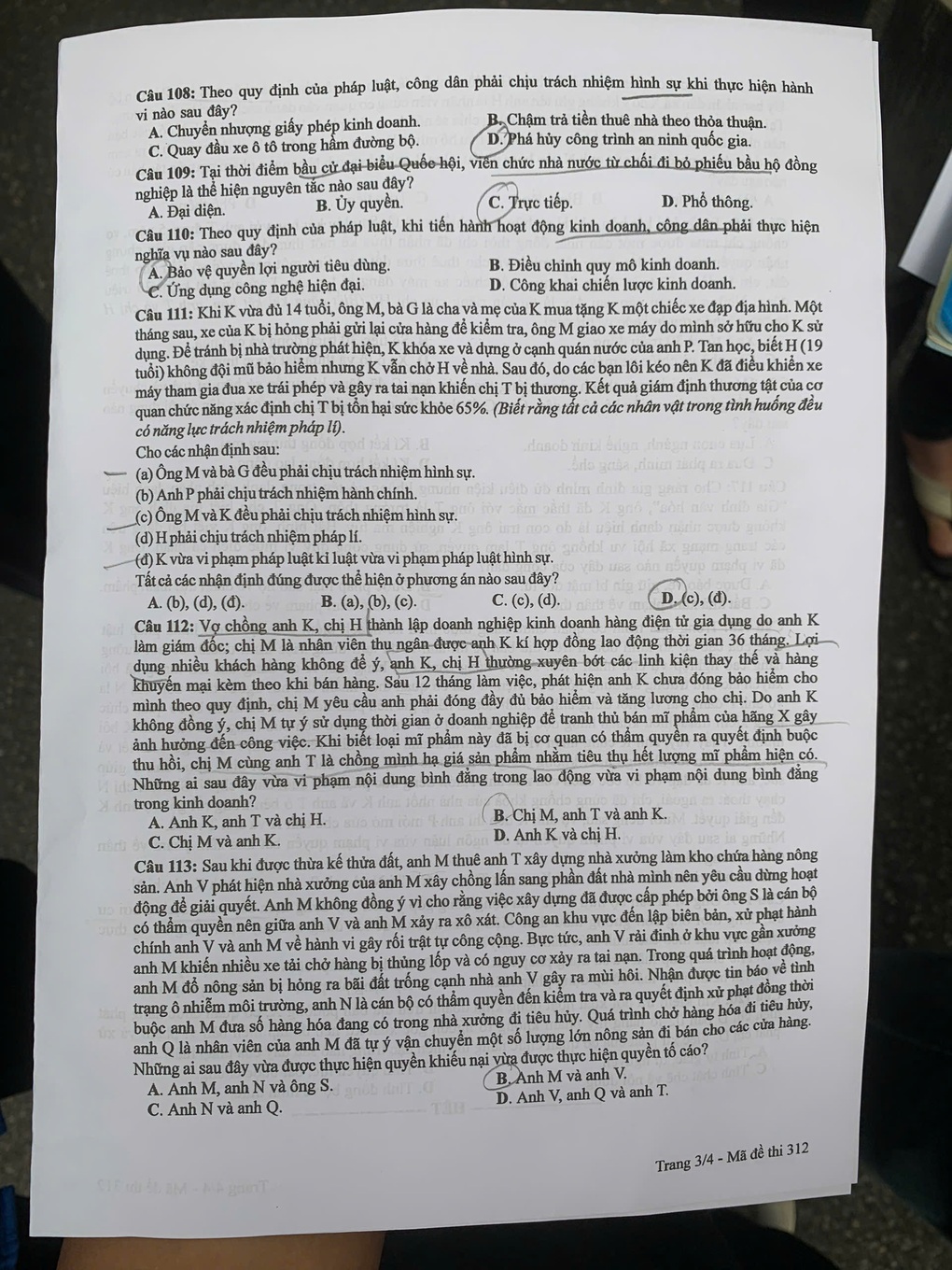 Questions et réponses de l'examen de fin d'études secondaires pour l'éducation civique, programme d'enseignement général 2006-3 Đề và đáp án tốt nghiệp THPT môn giáo dục công dân chương trình GDPT 2006 - 3