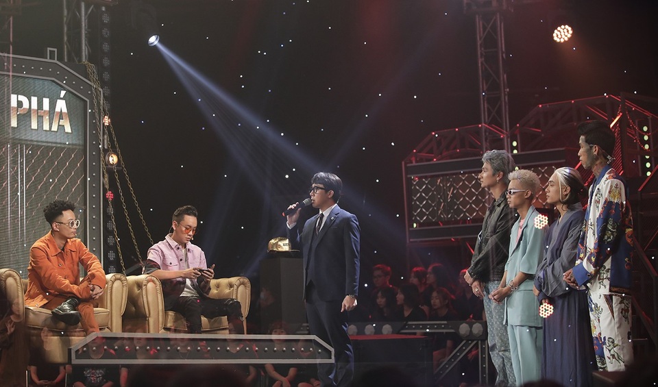 Dế Choắt - thí sinh đầu tiên bước vào vòng chung kết Rap Việt - 6 Dế Choắt - thí sinh đầu tiên bước vào vòng chung kết Rap Việt - 6