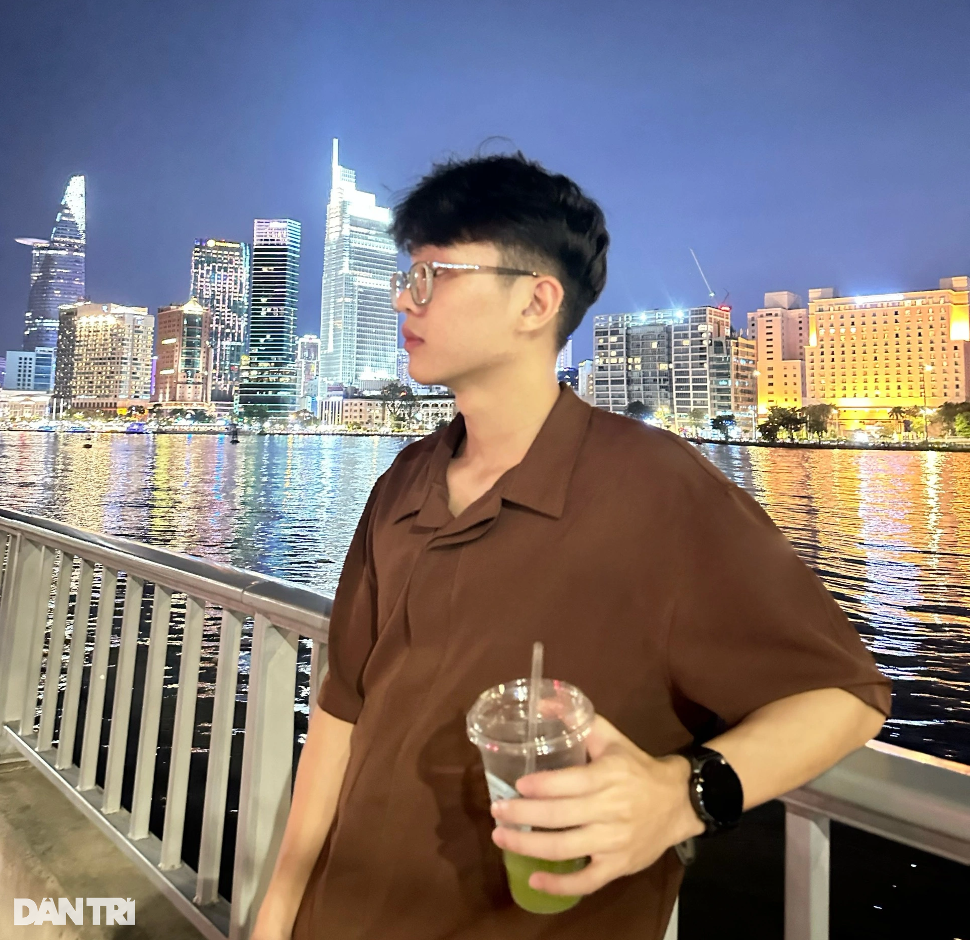 Tết Dương lịch: Đổ xô đi công viên view triệu đô, xếp hàng cà phê bến tàu - 2 Tết Dương lịch: Đổ xô đi công viên view triệu đô, xếp hàng cà phê bến tàu - 2