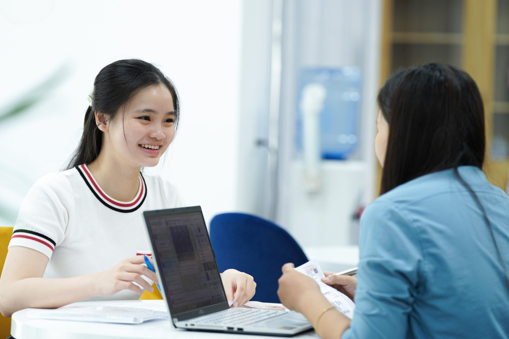 Thí sinh lo thiệt thòi khi tổ hợp có toán, tiếng Anh, chuyên gia khuyên gì? - 1 Thí sinh lo thiệt thòi khi tổ hợp có toán, tiếng Anh, chuyên gia khuyên gì? - 1