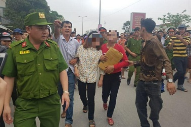 Khốn khổ vì gia đình có người theo “Hội thánh Đức Chúa Trời”