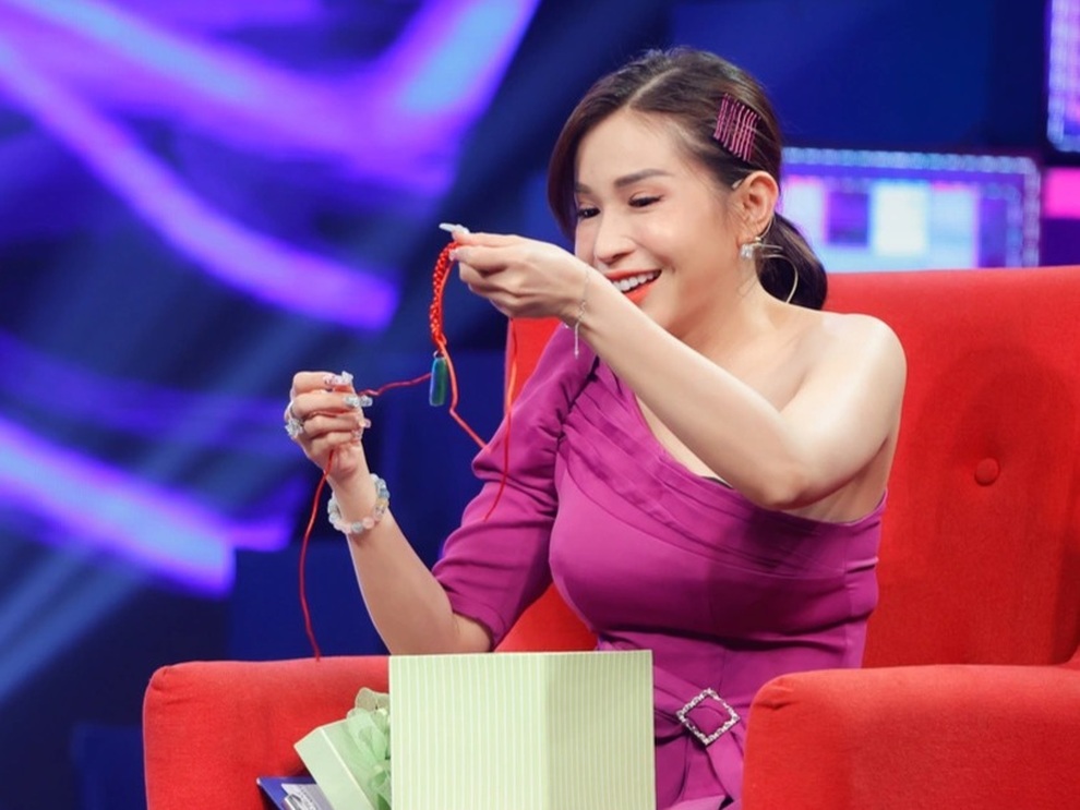Hoàng Nhất tiết lộ không vừa lòng bà xã Kiều Oanh trong lần đầu làm việc - 2 Hoàng Nhất tiết lộ không vừa lòng bà xã Kiều Oanh trong lần đầu làm việc - 2