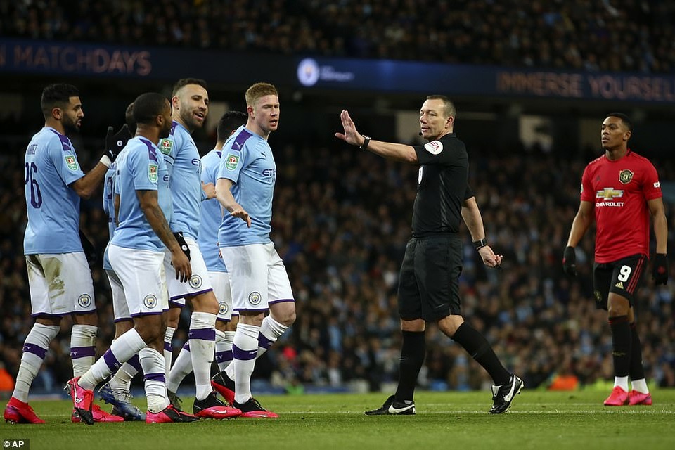 Man City 0-1 Man Utd: Matic ghi bàn và nhận thẻ đỏ - 2 Man City 0-1 Man Utd: Matic ghi bàn và nhận thẻ đỏ - 2