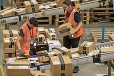 Sợ mất việc làm, nhân viên Amazon… đi tiểu vào chai