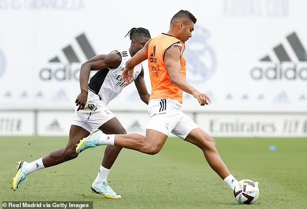 Man Utd chốt xong thương vụ Casemiro, sẵn sàng đấu Liverpool - 2 Man Utd chốt xong thương vụ Casemiro, sẵn sàng đấu Liverpool - 2