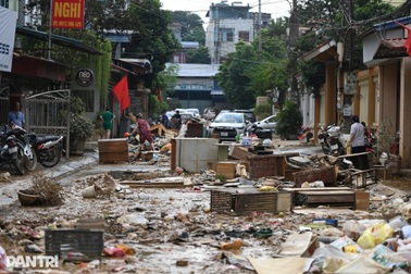 Trung tâm tỉnh Thái Nguyên thành "bãi chiến trường" sau lũ