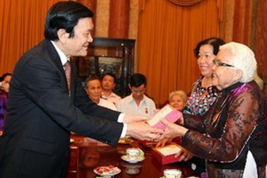 Chủ tịch nước gặp gỡ đoàn đại biểu cựu tù chính trị