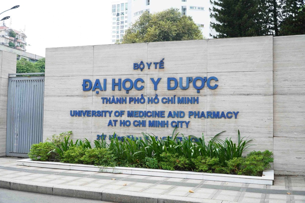 Môn ngữ văn xuất hiện trong tổ hợp xét tuyển vào Đại học Y Dược TPHCM - 1 Môn ngữ văn xuất hiện trong tổ hợp xét tuyển vào Đại học Y Dược TPHCM - 1