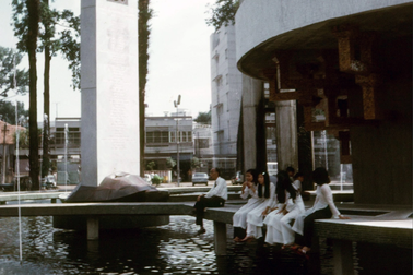 "Hồ Con Rùa thiết kế lãng mạn một cách táo bạo"