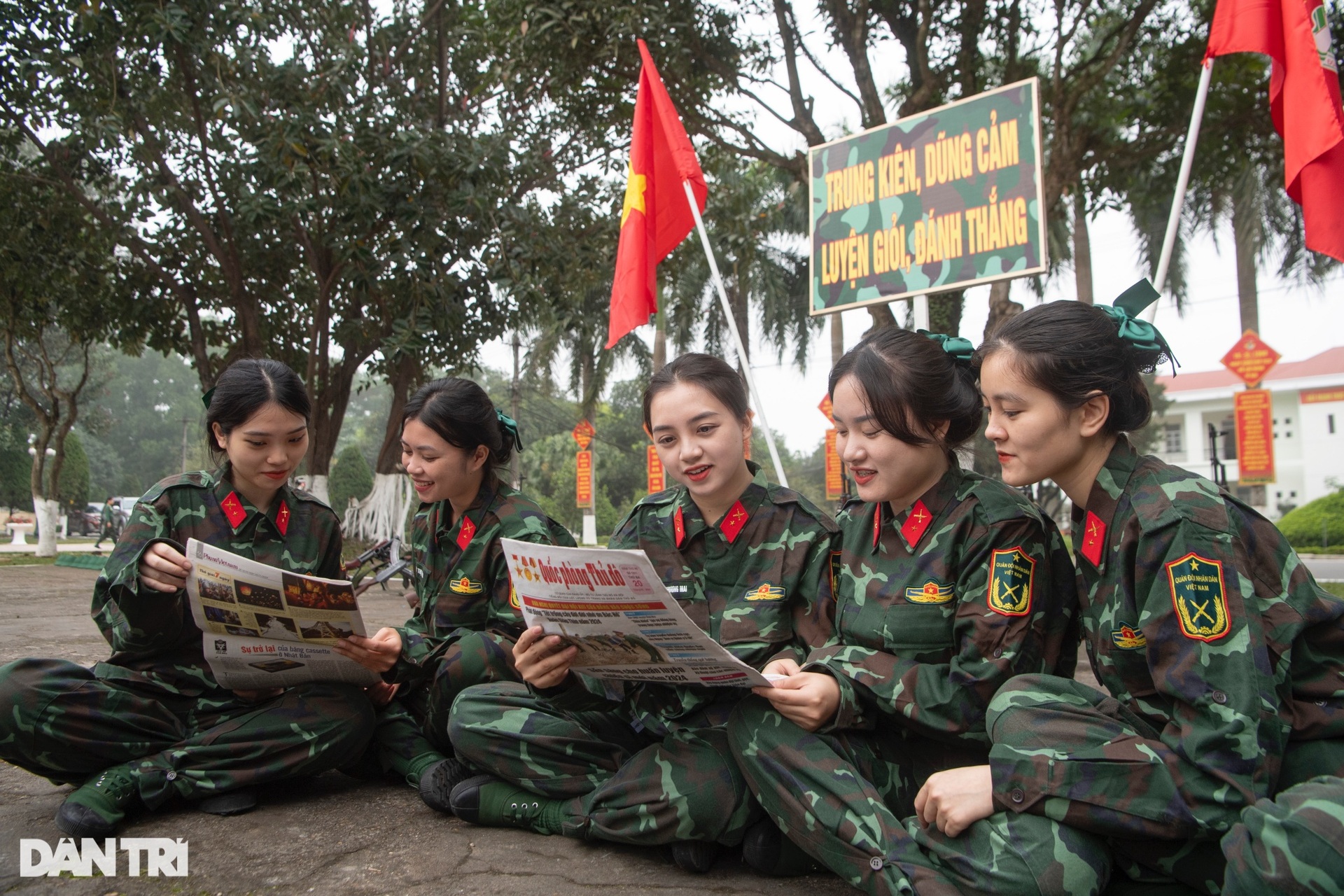 Lời chúc 8/3 của mẹ và sinh nhật đáng nhớ của nữ tân binh Bộ Tư lệnh Thủ đô - 14 Lời chúc 8/3 của mẹ và sinh nhật đáng nhớ của nữ tân binh Bộ Tư lệnh Thủ đô - 14