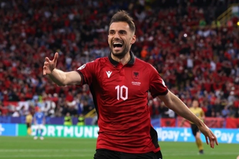 Tiền đạo Albania lập kỷ lục ghi bàn thắng nhanh nhất lịch sử Euro