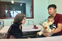 Đại sứ Canada kêu gọi chạy vì bệnh nhi mắc bệnh hiểm nghèo Việt Nam