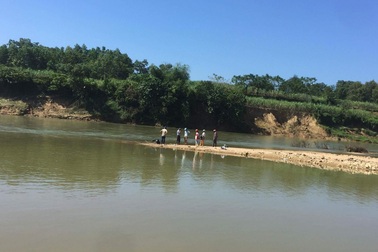 Đi uống rượu với bạn về, người đàn ông mất tích bí ẩn bên bến sông