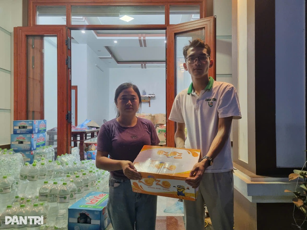 11 tấn gạo và nhu yếu phẩm được báo Dân trí trao tới người dân tại Yên Bái - 12 11 tấn gạo và nhu yếu phẩm được báo Dân trí trao tới người dân tại Yên Bái - 12