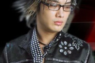 Khởi tố vụ án côn đồ hành hung ca sĩ Tuấn Khanh