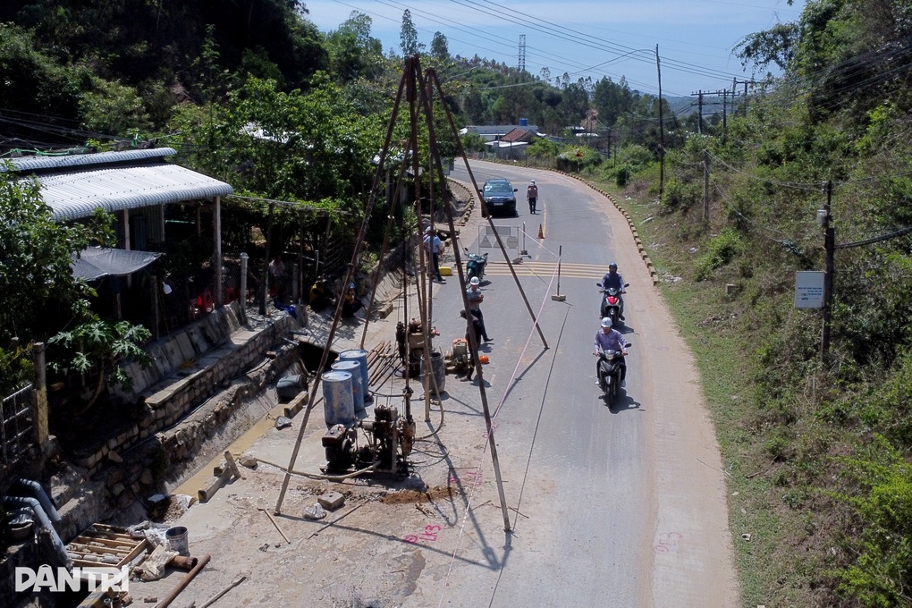 Lại sạt lở ở hầm Chí Thạnh, lùi thời gian thông tuyến đường sắt Bắc - Nam - 3 Lại sạt lở ở hầm Chí Thạnh, lùi thời gian thông tuyến đường sắt Bắc - Nam - 3