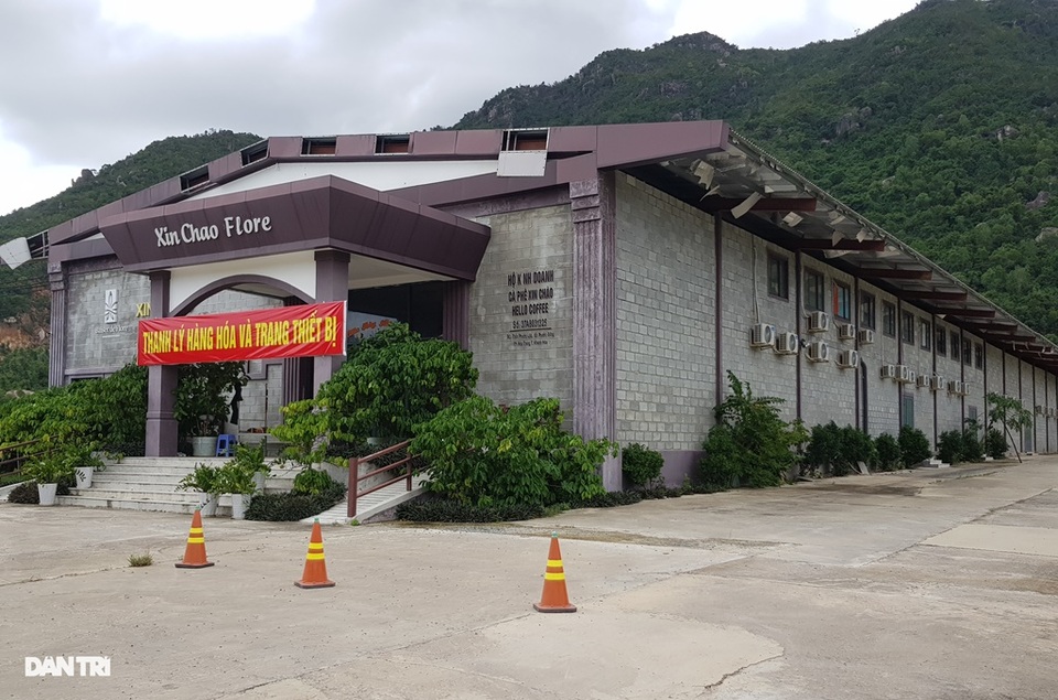 Showroom đón khách Trung Quốc sắp bị cưỡng chế: Xuất hiện dấu hiệu “lạ” - 2 Showroom đón khách Trung Quốc sắp bị cưỡng chế: Xuất hiện dấu hiệu “lạ” - 2