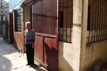 Người dân điêu đứng vì cái "lắc đầu" của UBND phường Yên Phụ