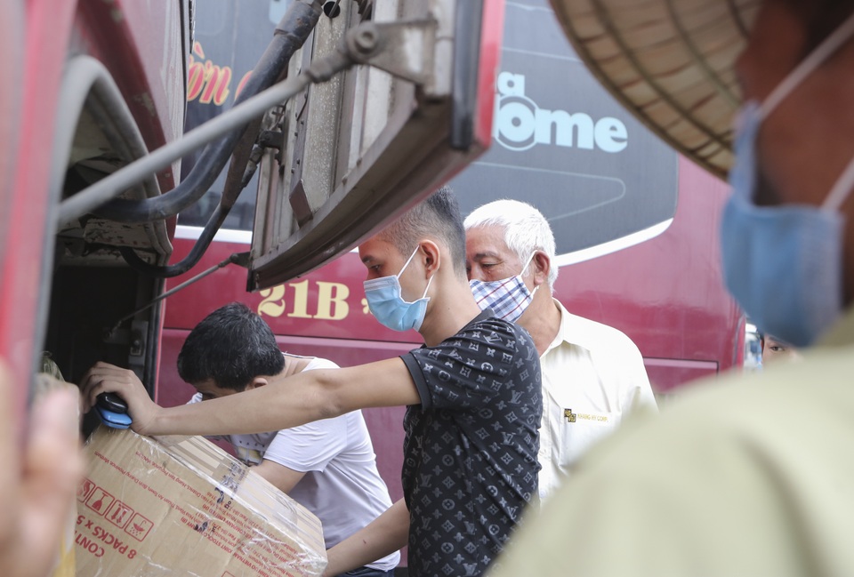 Hà Nội: Các bến xe phòng chống dịch Covid-19 ra sao? - 8 Hà Nội: Các bến xe phòng chống dịch Covid-19 ra sao? - 8