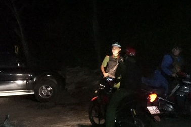 Đang vây bắt đối tượng nghi là tội phạm nguy hiểm trốn trại