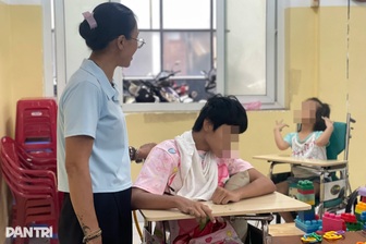 Lớp học đặc biệt giữa lòng bệnh viện gieo hy vọng cho trẻ em khiếm khuyết