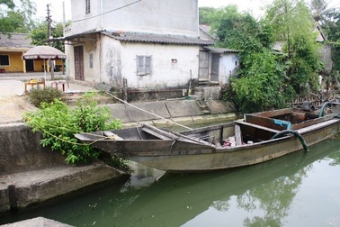 Hai chị em chết đuối khi tắm ở nhà tắm