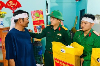 Hỗ trợ quân nhân có 2 em nử vong do sạt lở tại Đắk Lắk