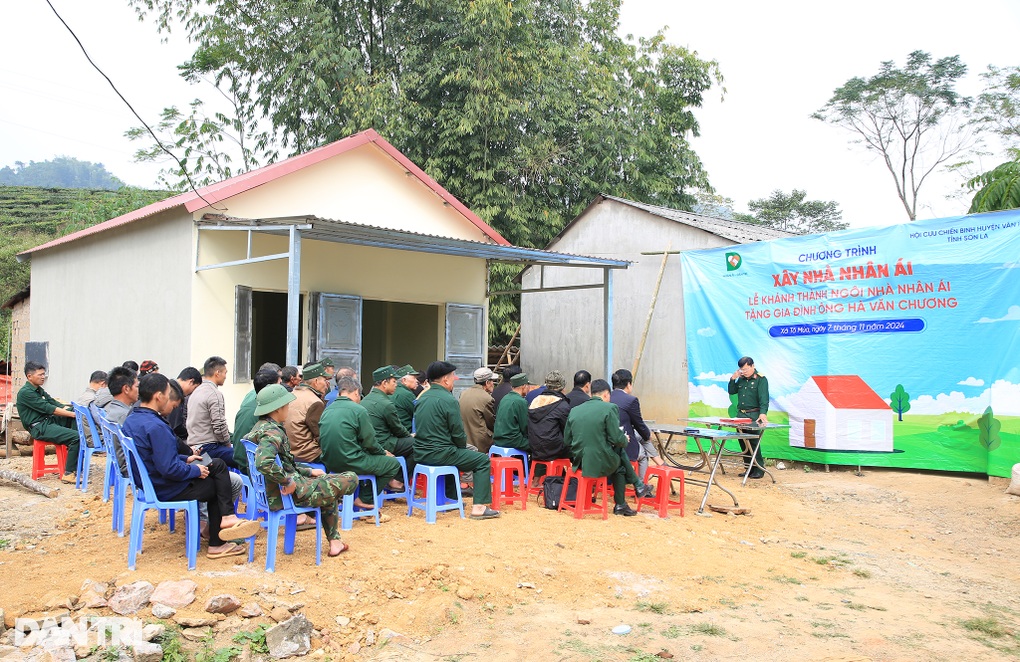 Nhà Nhân ái giúp 3 người già yếu an tâm đi qua mưa bão - 2 Nhà Nhân ái giúp 3 người già yếu an tâm đi qua mưa bão - 2