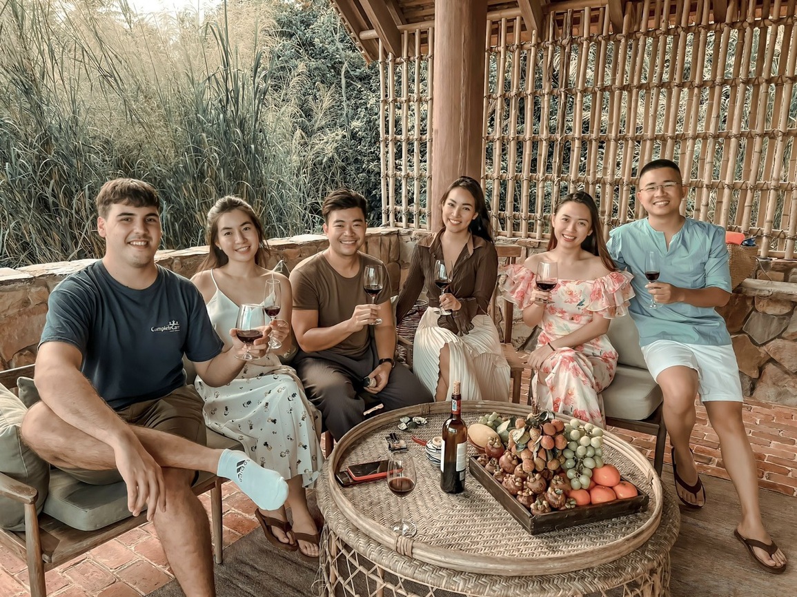 Nhóm bạn thân chi 65 triệu đồng mỗi đêm nghỉ tại resort hẻo lánh ở Phú Yên - 2 Nhóm bạn thân chi 65 triệu đồng mỗi đêm nghỉ tại resort hẻo lánh ở Phú Yên - 2