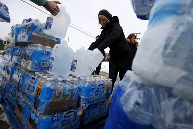 Mỹ: Hàng loạt quan chức bị truy tố vì nguồn nước thành phố ô nhiễm