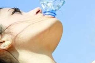 Mẹo làm mát cơ thể khi vận động mùa nóng