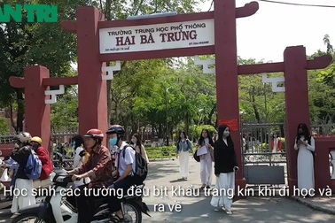 Hàng vạn học sinh THPT và sinh viên tại Thừa Thiên Huế quay trở lại trường