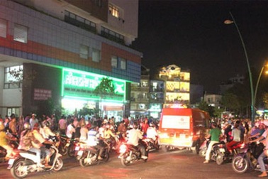 Người nước ngoài nhảy lầu tự tử vì dâm ô với trẻ em?