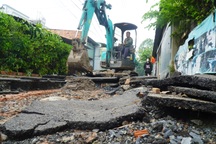 Đường sá, nhà cửa hư hỏng nặng sau trận lũ lịch sử ở Đồng Nai