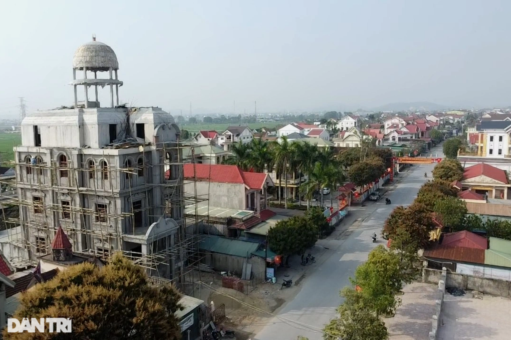 Xã tỷ phú đi lên từ… lông vịt, đồng nát - 6 Xã tỷ phú đi lên từ… lông vịt, đồng nát - 6