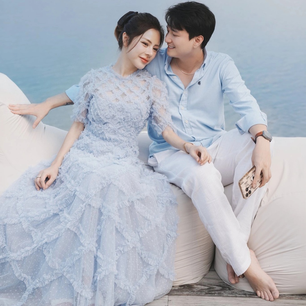 Huỳnh Anh nói về vợ hơn 6 tuổi: “Cô ấy đẹp gấp mấy lần trên mạng - 5 Huỳnh Anh nói về vợ hơn 6 tuổi: “Cô ấy đẹp gấp mấy lần trên mạng - 5