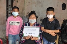 Bạn đọc báo Dân trí hỗ trợ người bố ung thư bàng quang hơn 100 triệu đồng