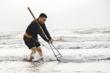 Nhọc nhằn nghề vợt don, cào dắt mưu sinh