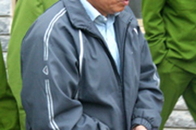 Ngày thứ 12, phiên tòa xử vụ buôn lậu thuốc lá: “Chiến cục”... tạm hòa