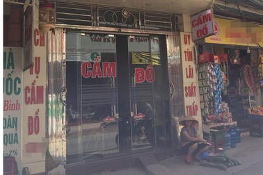 'Ma' cá độ gãy kèo: Đem bằng tiến sĩ của vợ cắm, chủ cầm đồ phát hoảng