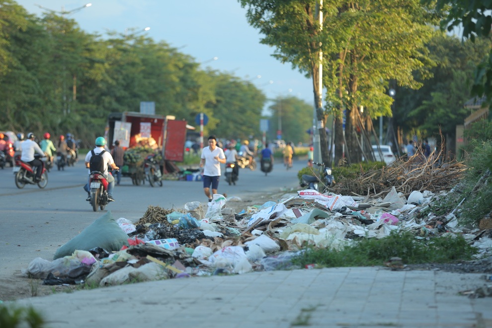 Nhếch nhác, nhem nhuốc trên đại lộ nghìn tỷ giữa thủ đô - 10 Nhếch nhác, nhem nhuốc trên đại lộ nghìn tỷ giữa thủ đô - 10